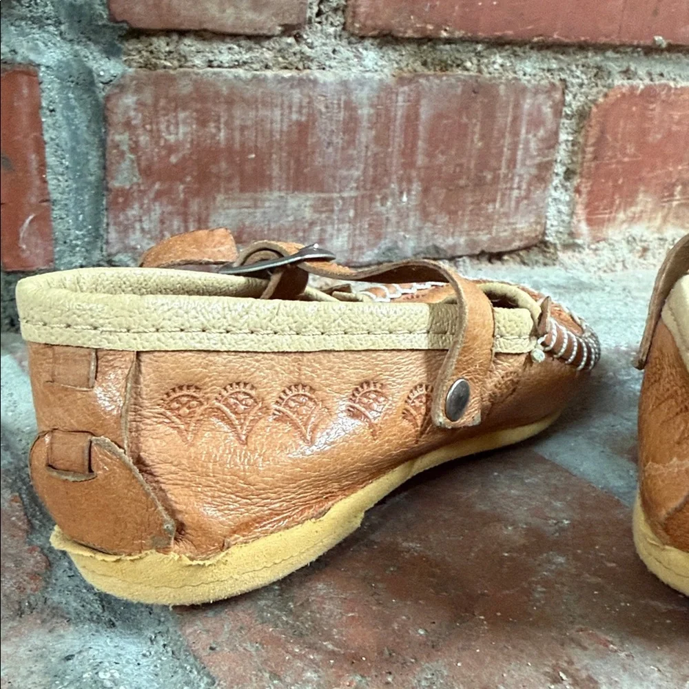Handmade Polish tan leather kid sandals